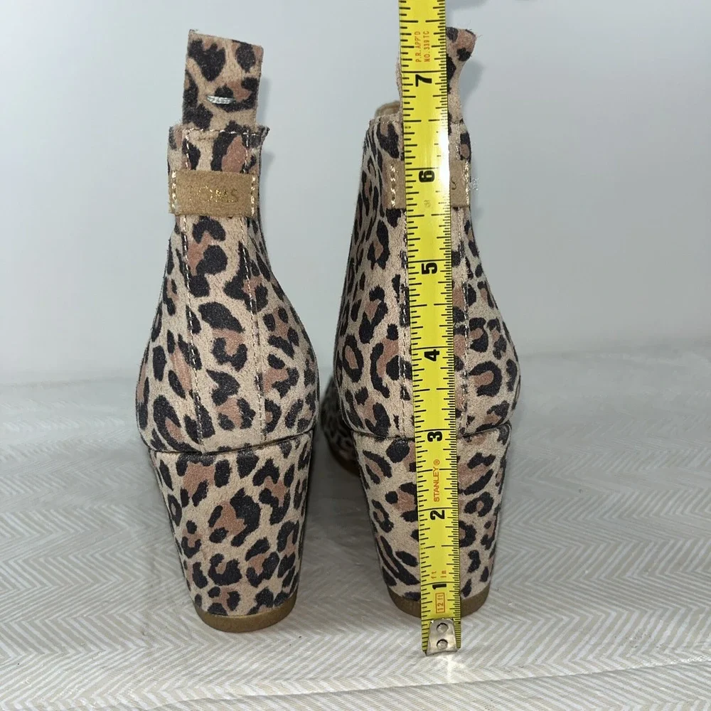 Toms Kelsey Desert Tan Leopard Pull On Wedge Heel Suede Ankle Boot Sz 8.5 Comfor
